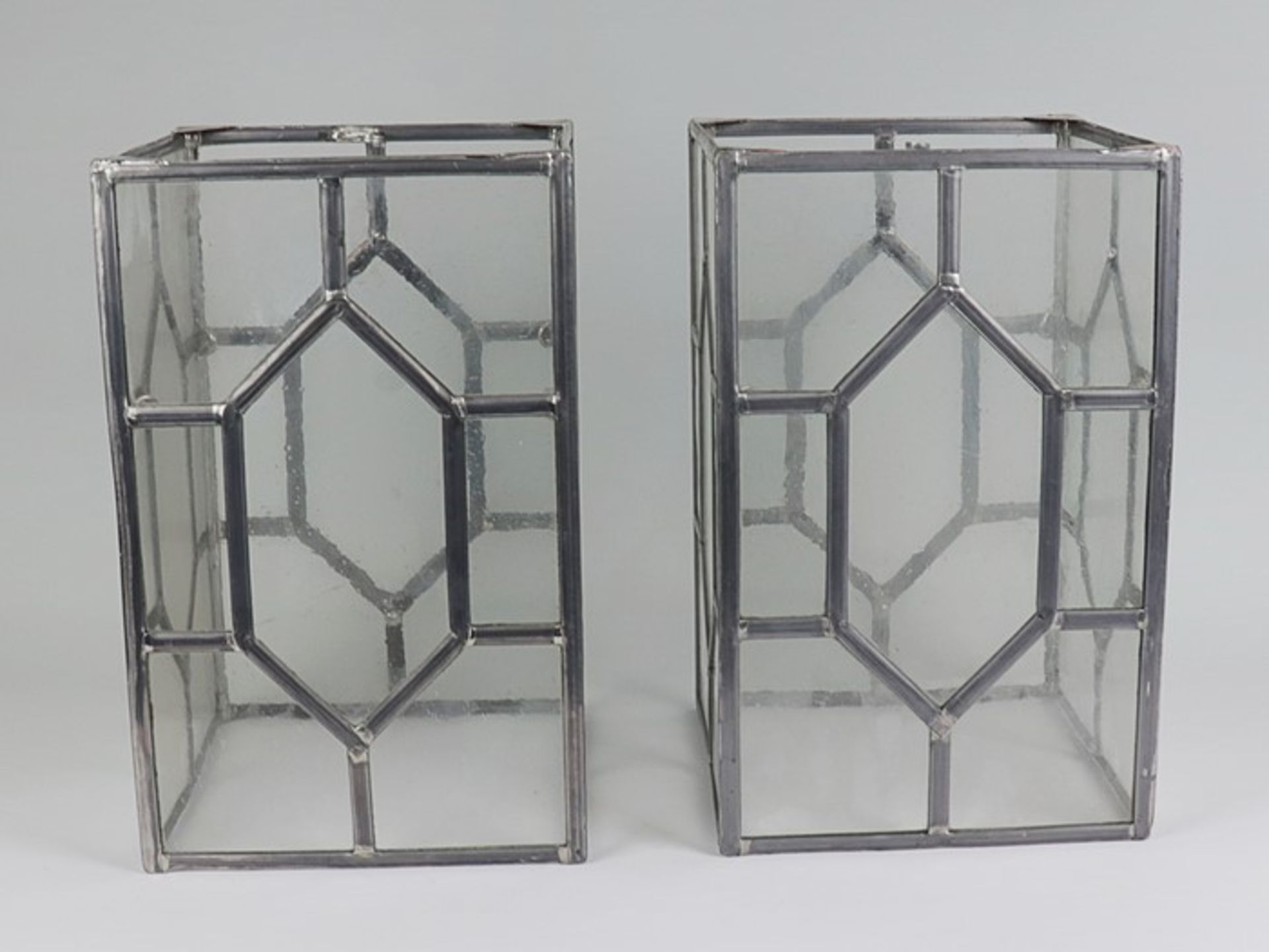 Deckenlaternen - PaarMetall/Glas, bleiverglaster Korpus, Blaseneinschlüsse, rechteckige Form, - Image 2 of 2