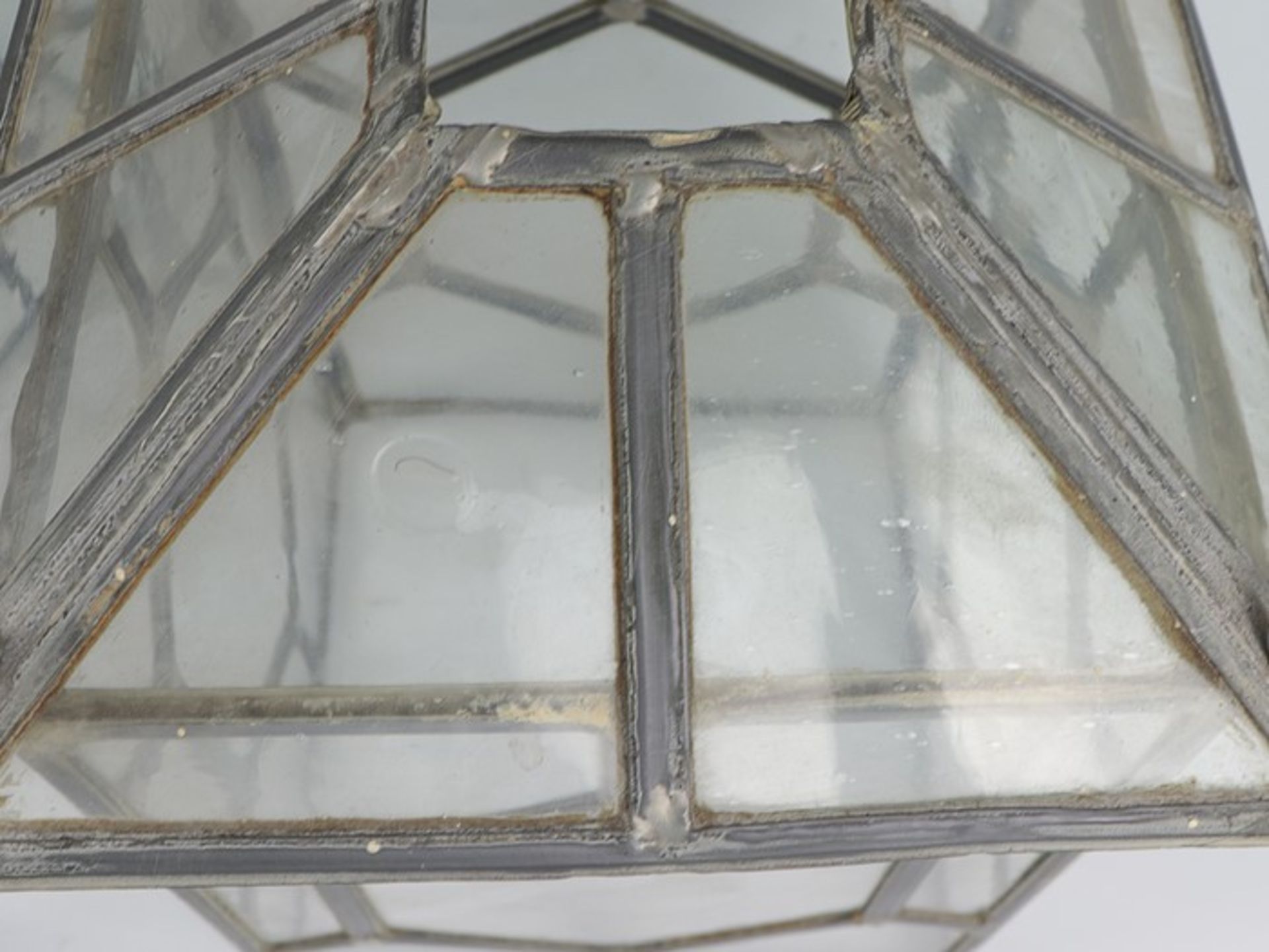 Deckenlaternen - PaarMetall/Glas, bleiverglaster Korpus, gitterförmiger polygonaler Bleidekor, - Image 3 of 4
