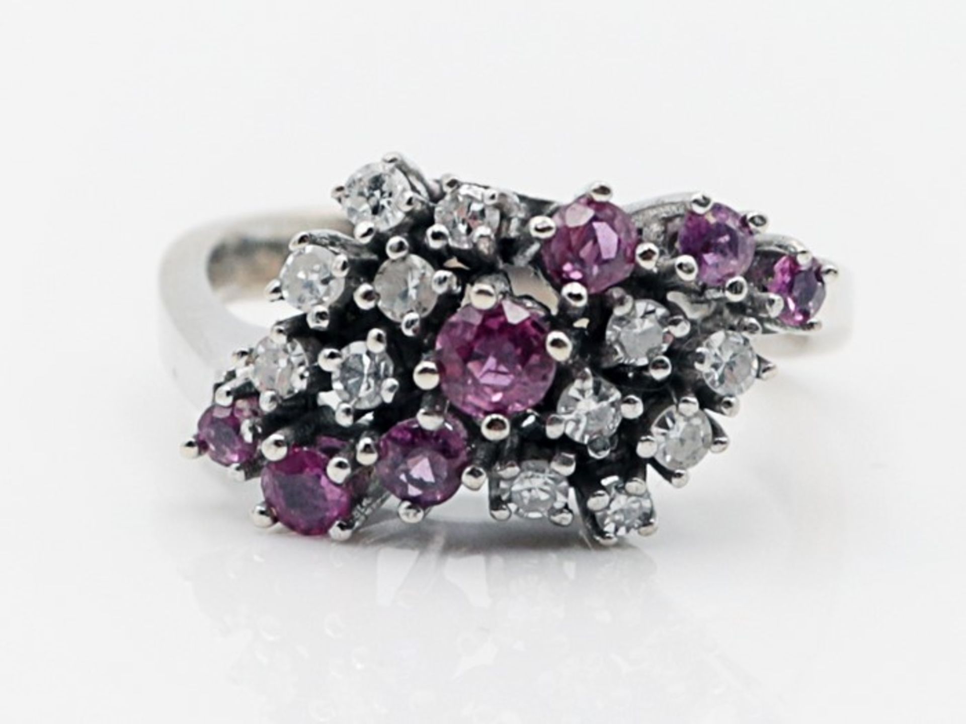 Diamant/Rubin - DamenringWG 585, wellenförmiger Ringkopf besetzt mit Diamanten, zus.ca.0,36ct, sowie