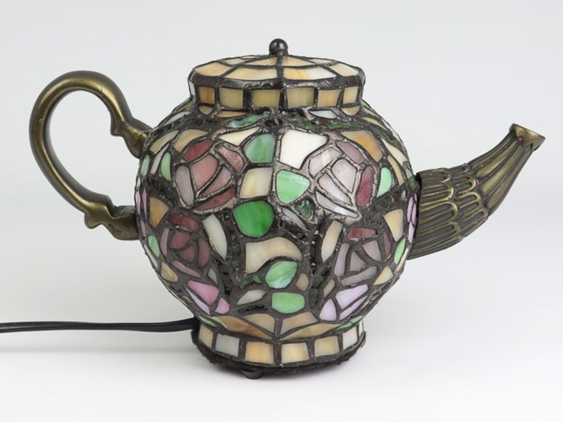 Tischlampe - Tiffany-Stilbronzefarbenes Metall/Bleiglas, einflammig, ausgeformt als vollplastische