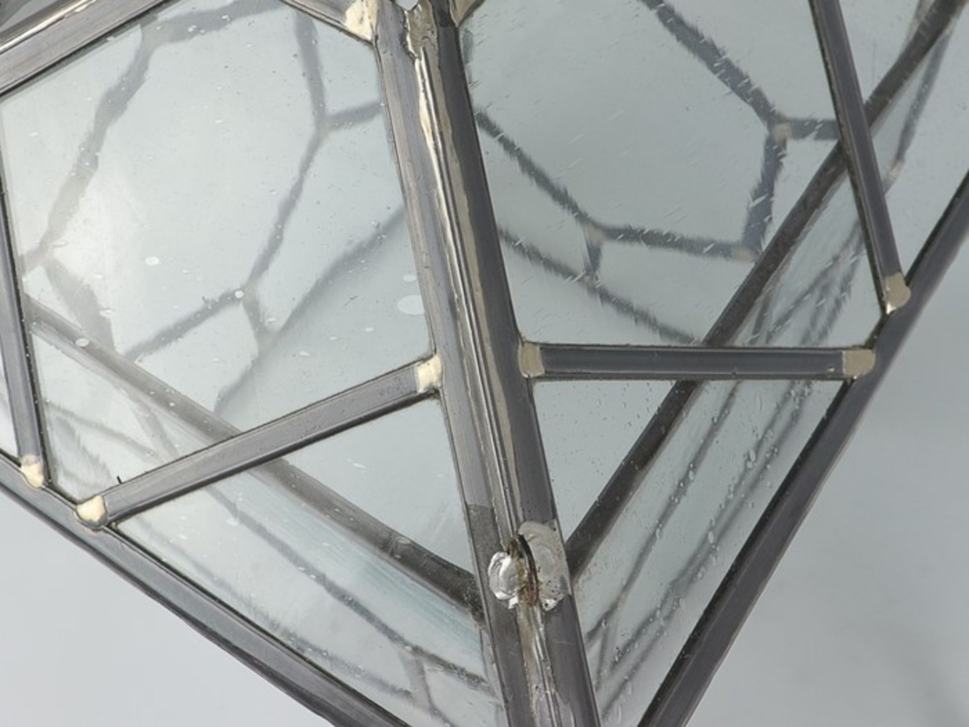 Deckenlaternen - PaarMetall/Glas, bleiverglaster Korpus, gitterförmiger polygonaler Bleidekor, - Image 4 of 4