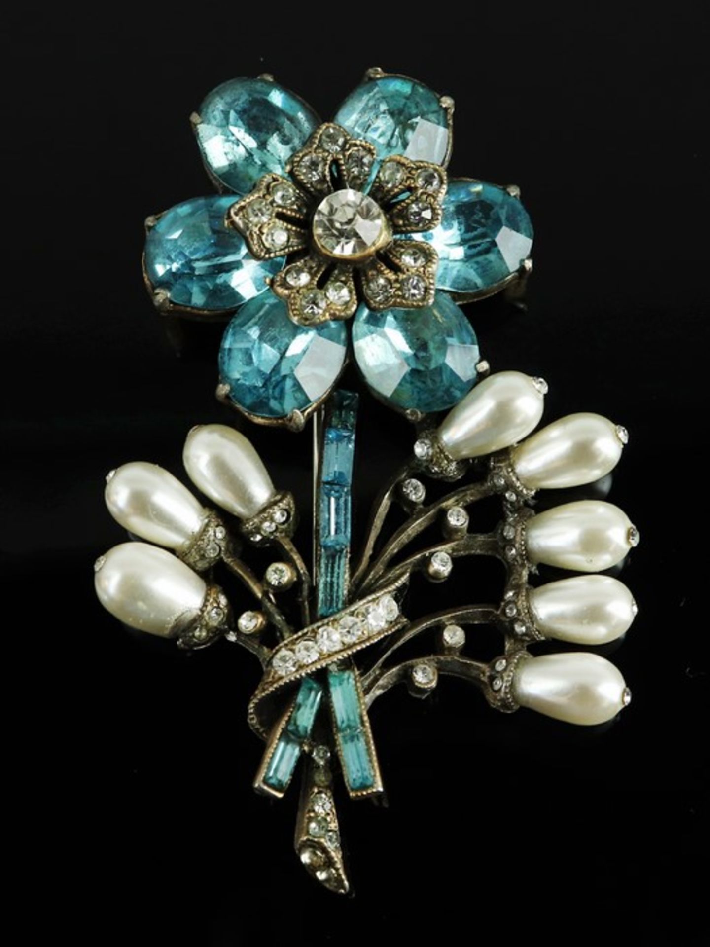 Eisenberg - BroscheUSA, um 1930-1945, Metall, gem. "Eisenberg Original", stilisiertes Blütenbouquet, - Bild 2 aus 3