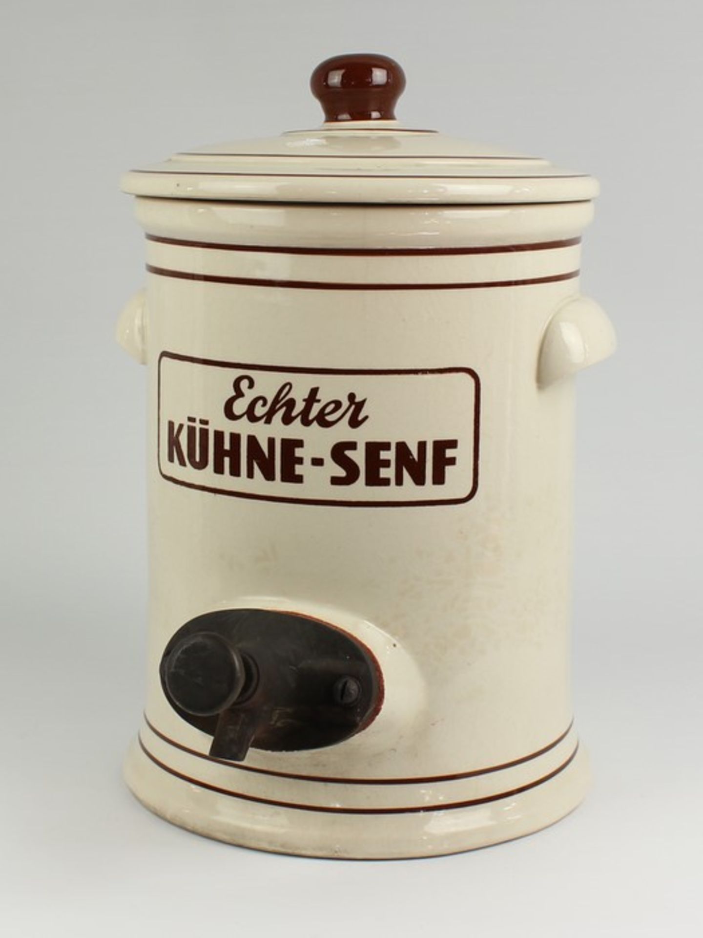 Senftopf"Echter Kühne -Senf", heller Scherben, zylinderförmiger Korpus, Deckel mit rundem Knauf, 2