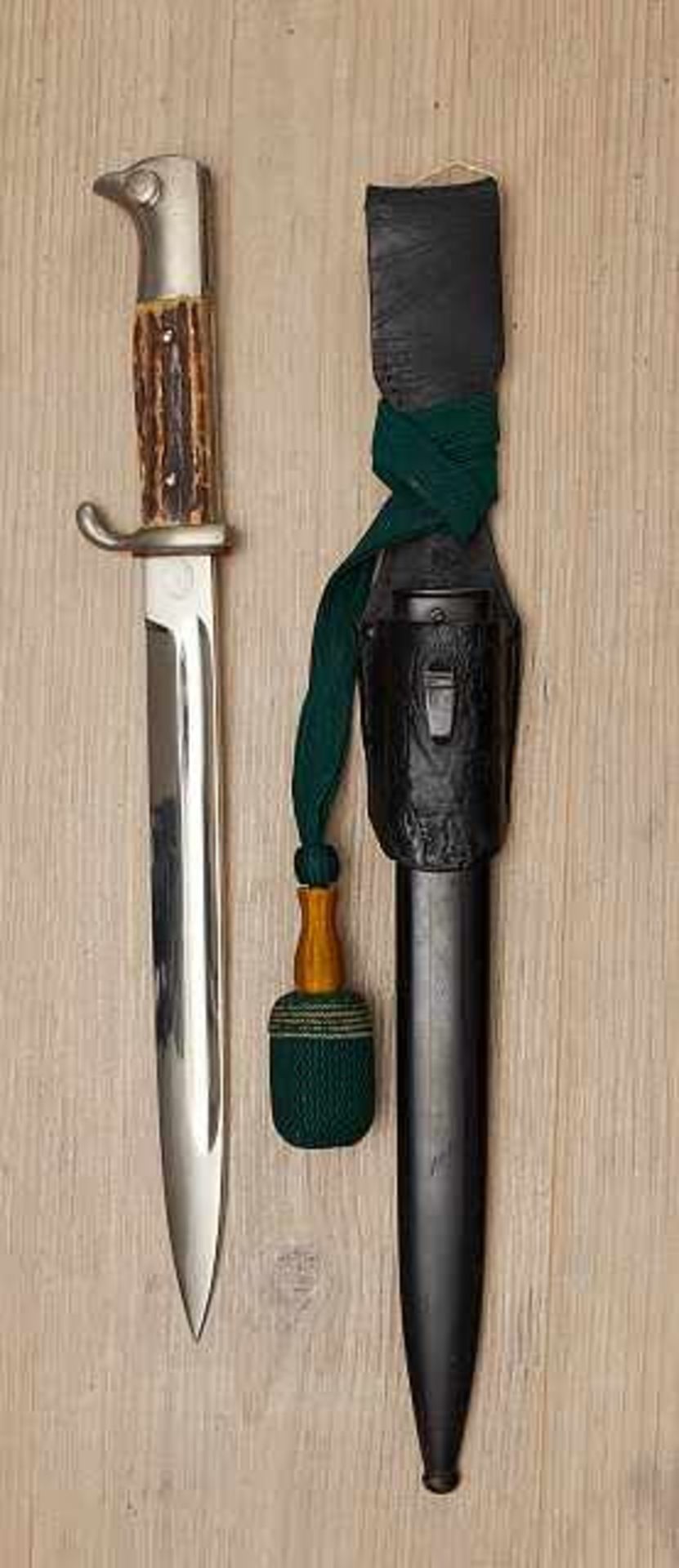 Deutsches Reich 1933 - 1945 - Heer - Edged Weapons : Army Dress Bayonet.Hilt shows almost no wear/