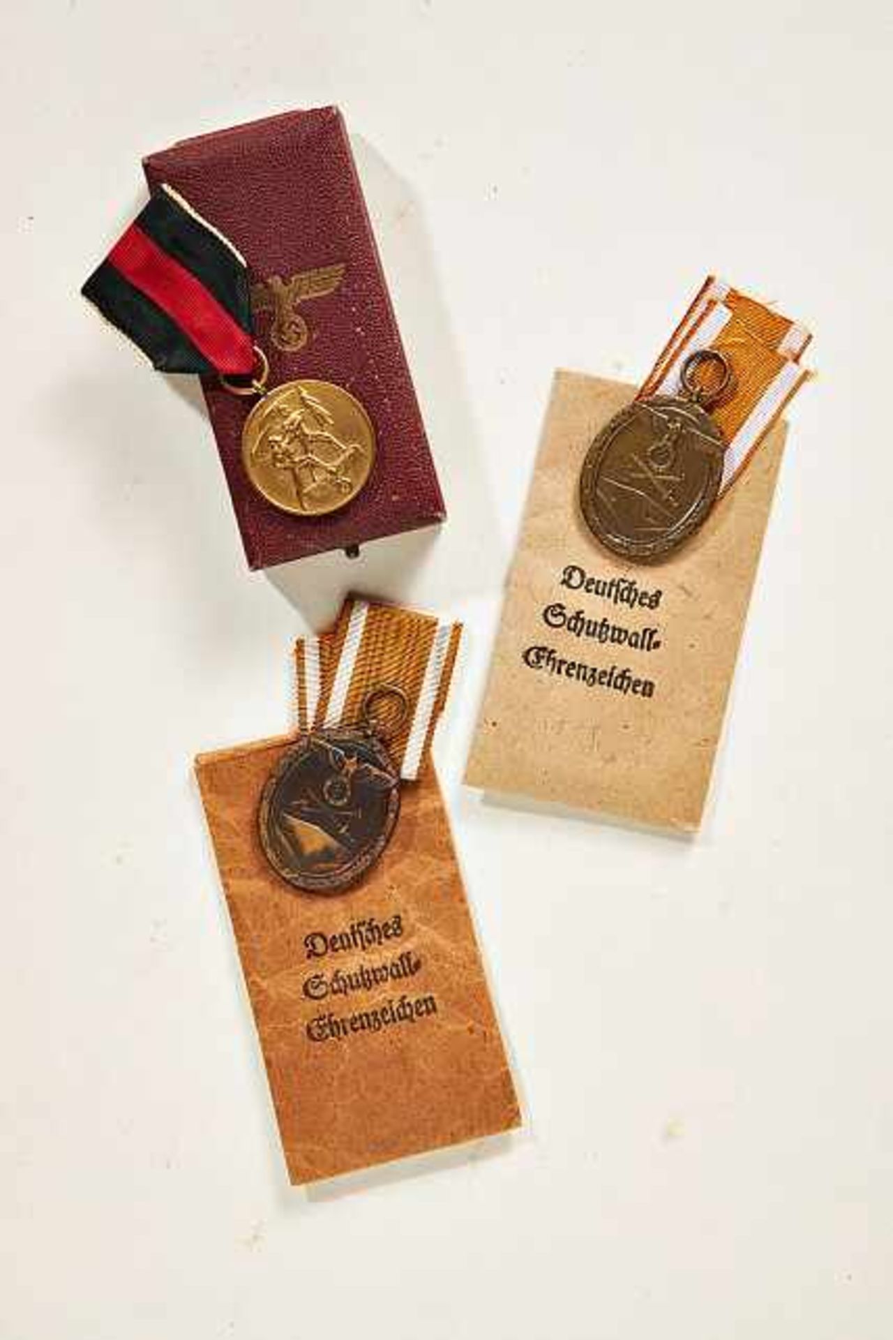 Deutsches Reich 1933 - 1945 - General Awards - Miscelanneous Wehrmacht Awards : West Wall Medal.
