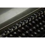 Deutsches Reich 1933 - 1945 - Schutzstaffel-SS - Allgemeine SS : SS Tpyewriter.Typewriter shows
