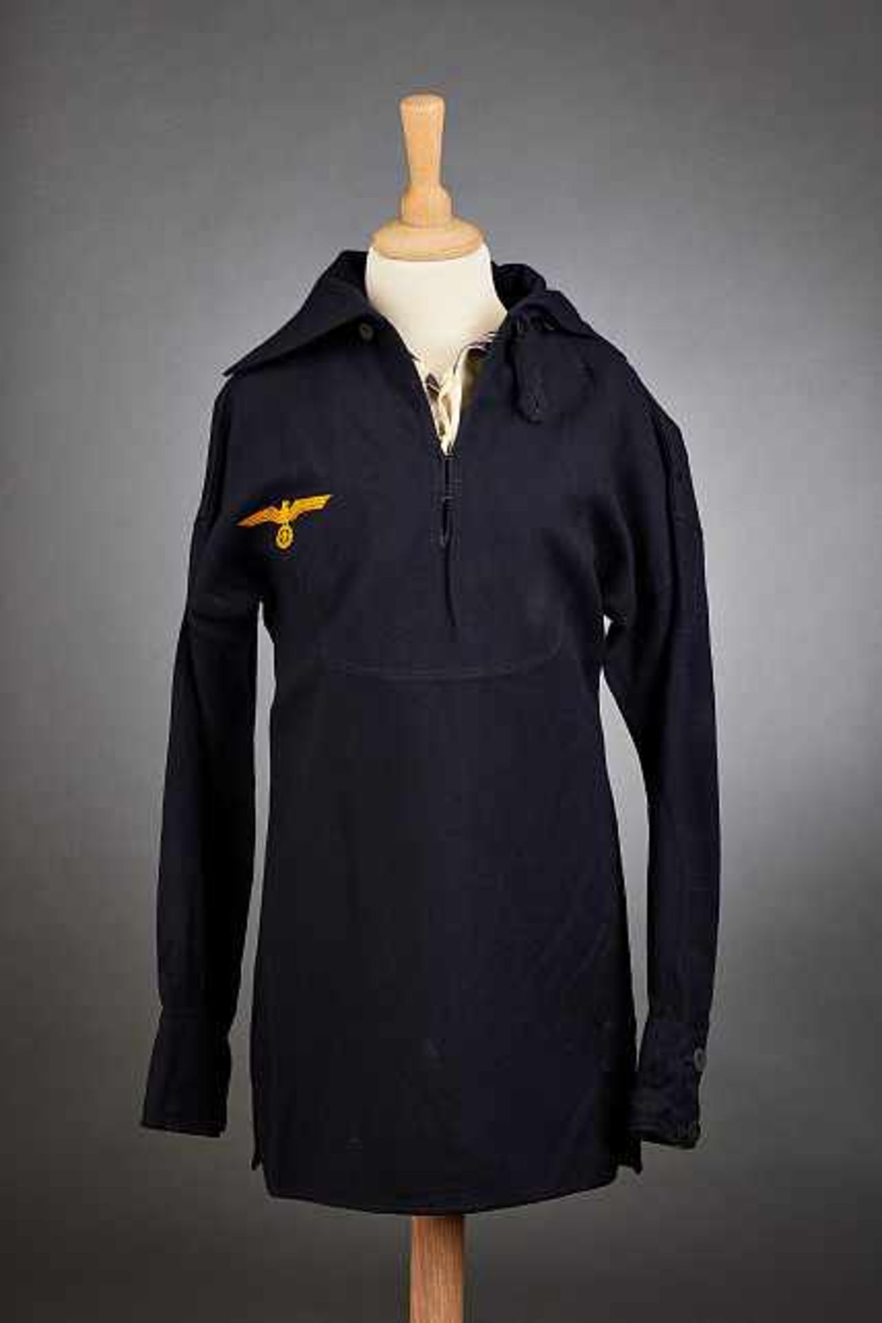 Deutsches Reich 1933 - 1945 - Kriegsmarine - Uniformen : Navy Enlisted Blue Jumper Shirt.Shirt shows