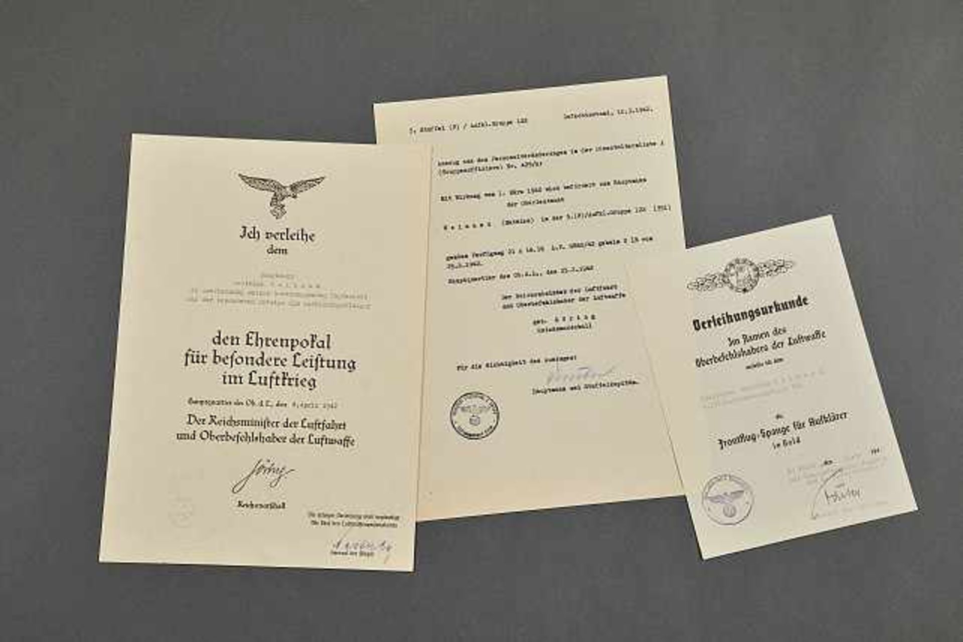 Deutsches Reich 1933 - 1945 - General Awards - Deutsches Kreuz : Document Grouping to Captain - Bild 3 aus 5