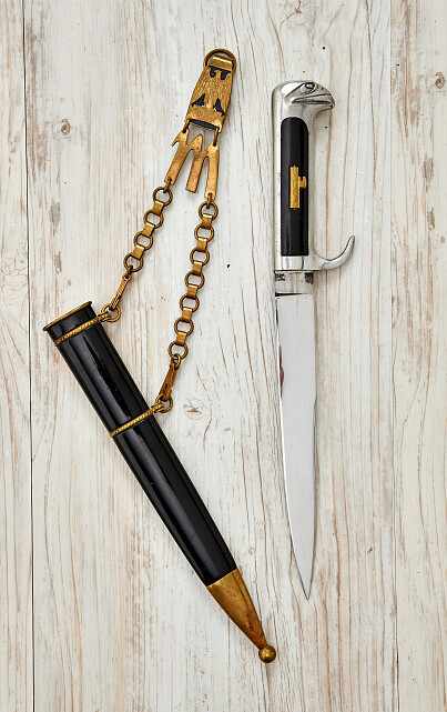 Militaria Ausland - Italien : Italian Facsist Officer's Dagger.Dagger shows light wear to hilt,