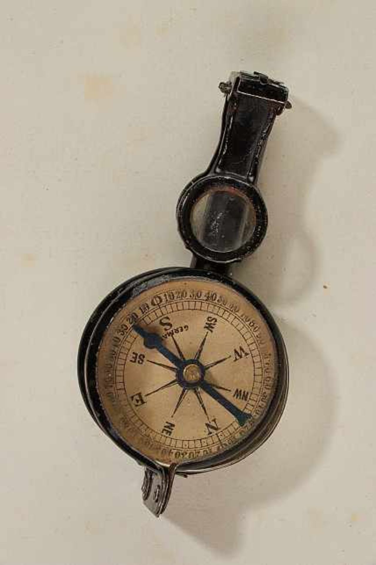 Deutsches Reich 1933 - 1945 - Heer : Army Issue March Compass.Army issue compass shows light wear/