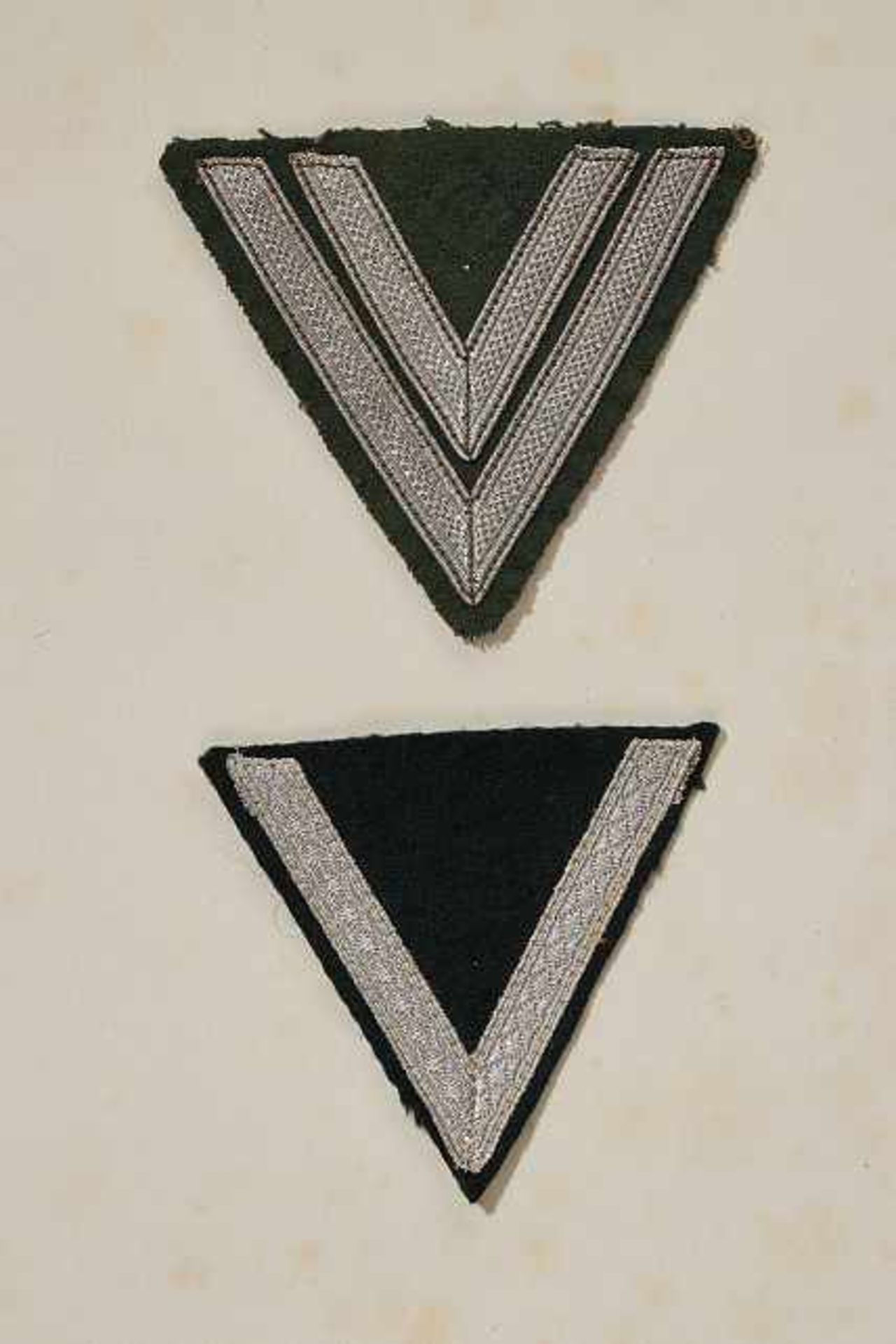 Deutsches Reich 1933 - 1945 - Heer - Uniformen : Army Corporal Sleeve Chevrons.Lot consists of two