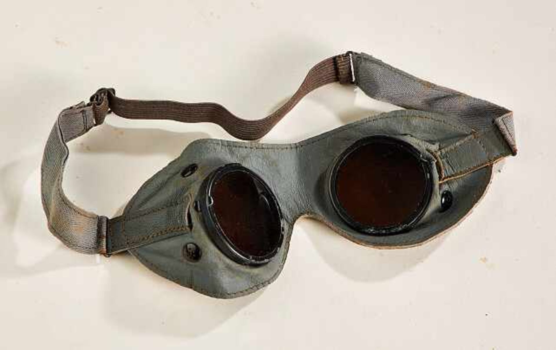 Deutsches Reich 1933 - 1945 - Heer : Army Issue Sun, wind and dust goggles.Tinted goggles come