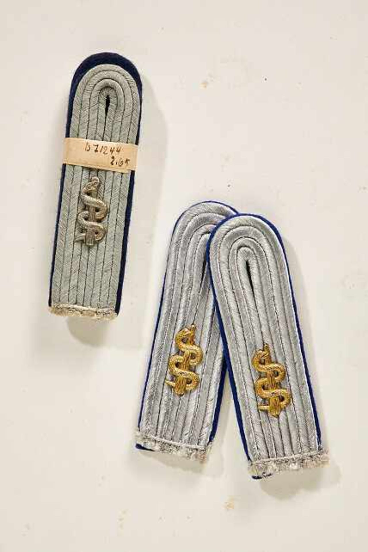 Deutsches Reich 1933 - 1945 - Heer - Uniformen : Army Medical Lieutenant's Shoulder Boards.Lot