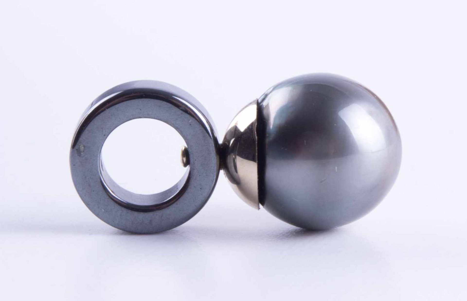 Thahiti-PerlenanhängerObsidian und GG geprüft, Ø Perle: 13 mm, Gesamtgewicht ca. 4,8 gTahitian pearl