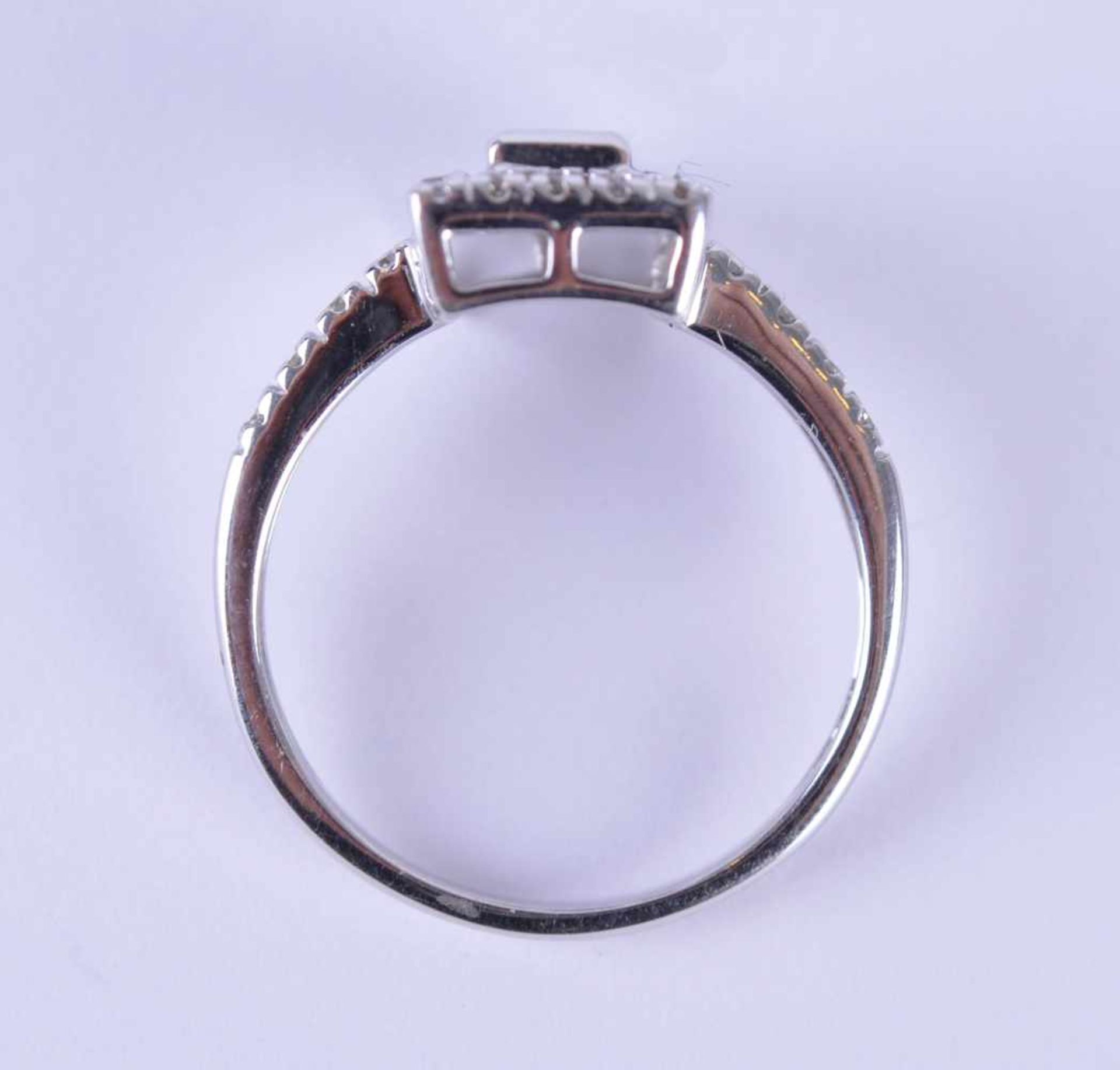 Brillant-Saphirring / Brilliant sapphire ringWG 585/000, Diamanten zusammen 0,20 ct, Saphir 0,50 ct, - Bild 4 aus 5