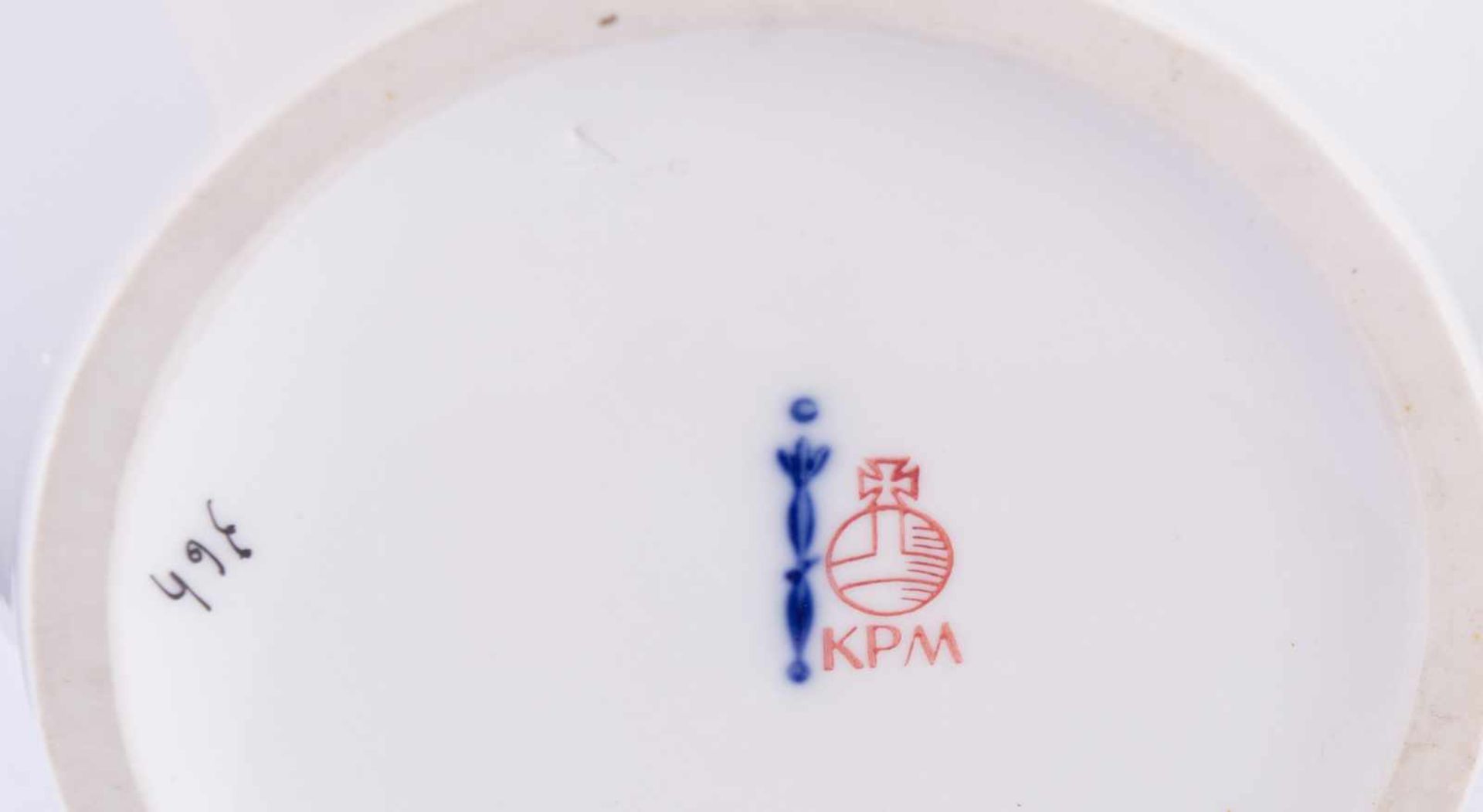 Vase KPM Berlinpolychrome Blumenmalerei, Goldrand, unterm Stand blaue Zeptermarke und roter - Bild 4 aus 4