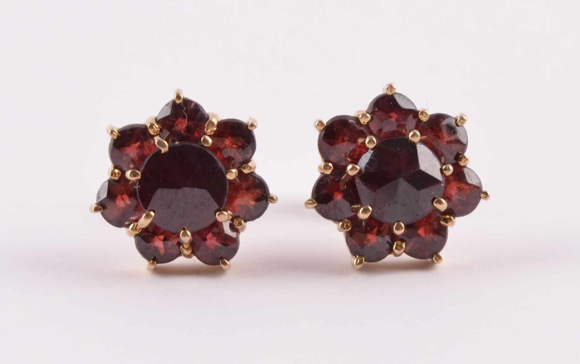 Granat Ohrstecker333/000 GG, 2,3 g, Ø ca. 10 mmGarnet earrings333/000 yellow gold, 2.3 g, Ø