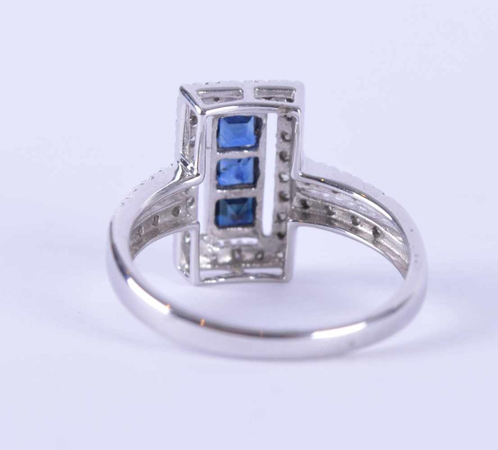 Brillant-Saphirring / Brilliant sapphire ringWG 585/000, Diamanten zusammen 0,20 ct, Saphir 0,50 ct, - Bild 3 aus 5
