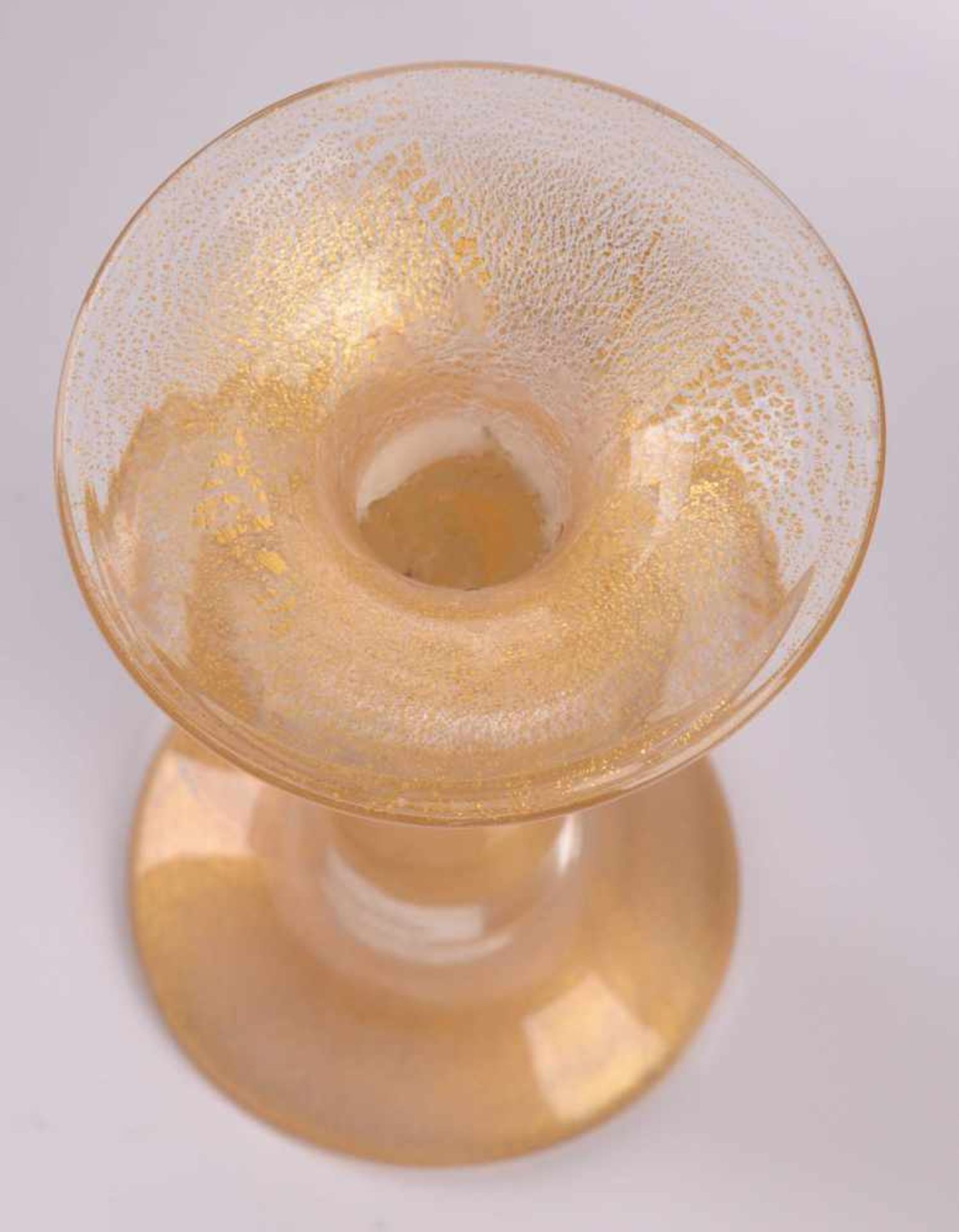 Venezianischer KerzenständerMuranoglas, mit Goldeinschmelzungen, verschliffener Abriss, H: 16 - Bild 2 aus 4