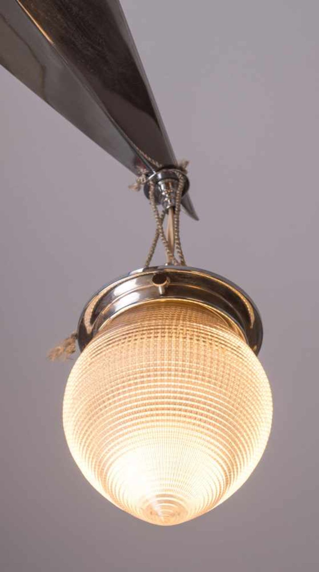 Art déco Deckenlampe um 1925sternenförmig, Messing verchromt, geschliffene Kristallschalen an - Bild 3 aus 5