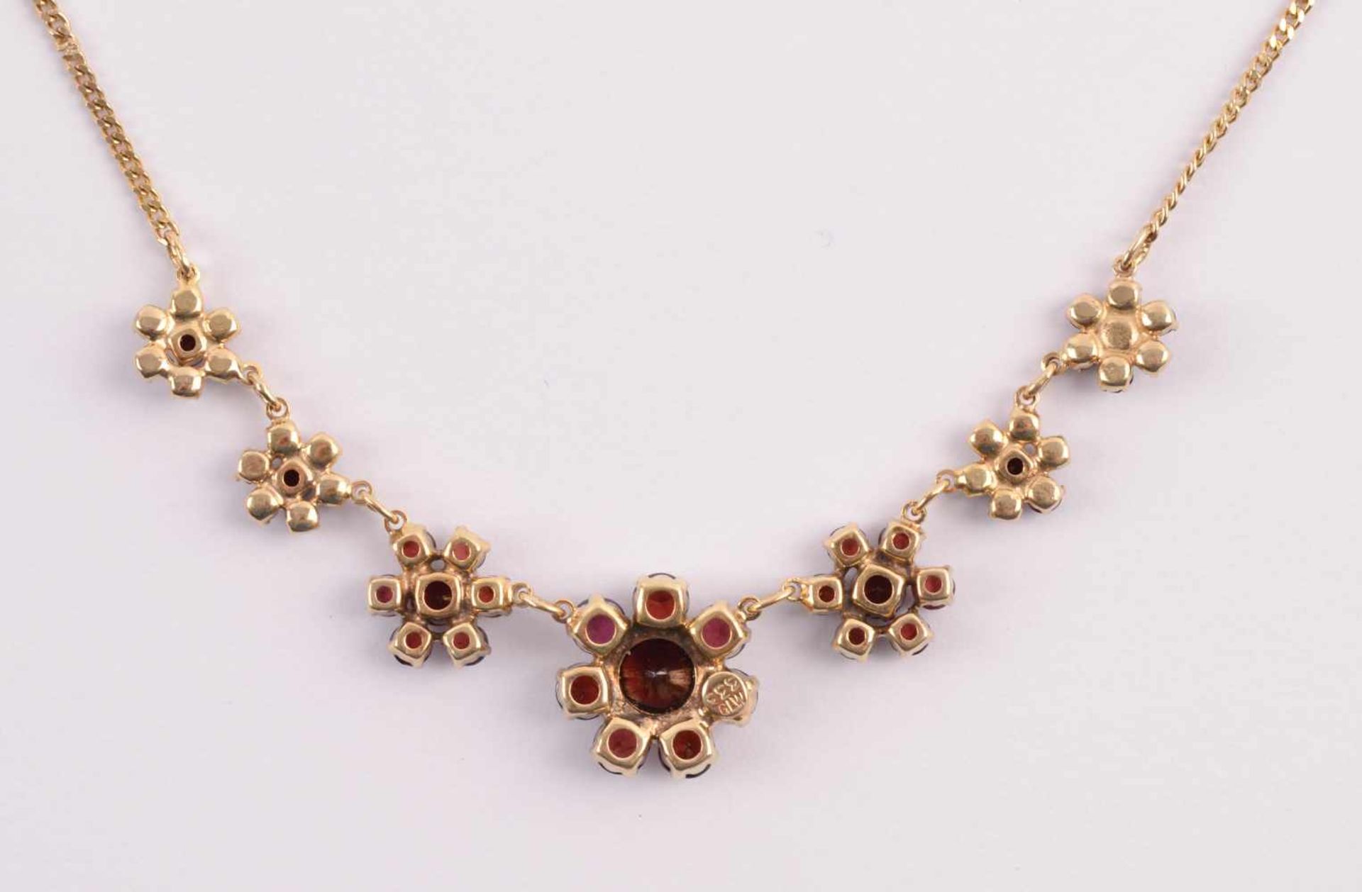 Granat-Collier333/000 GG, Gesamtgewicht ca. 8,7 g, L: ca. 45 cmGarnet necklace333/000 yellow gold, - Bild 3 aus 4