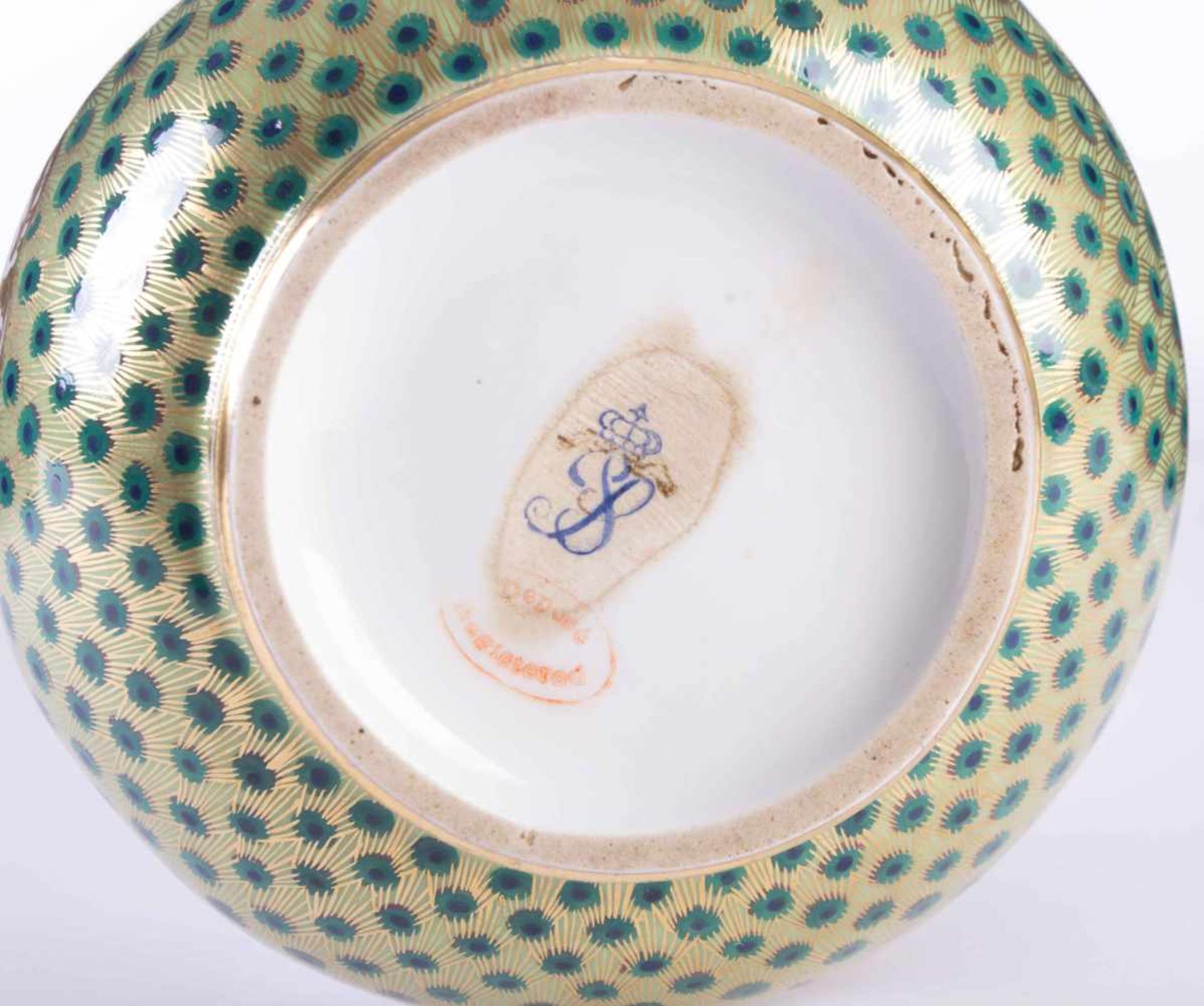 Vase Potschappel Dresdenverziert mit polychromer Malerei und Pfauendekor, reiche Goldstaffage, - Bild 6 aus 6
