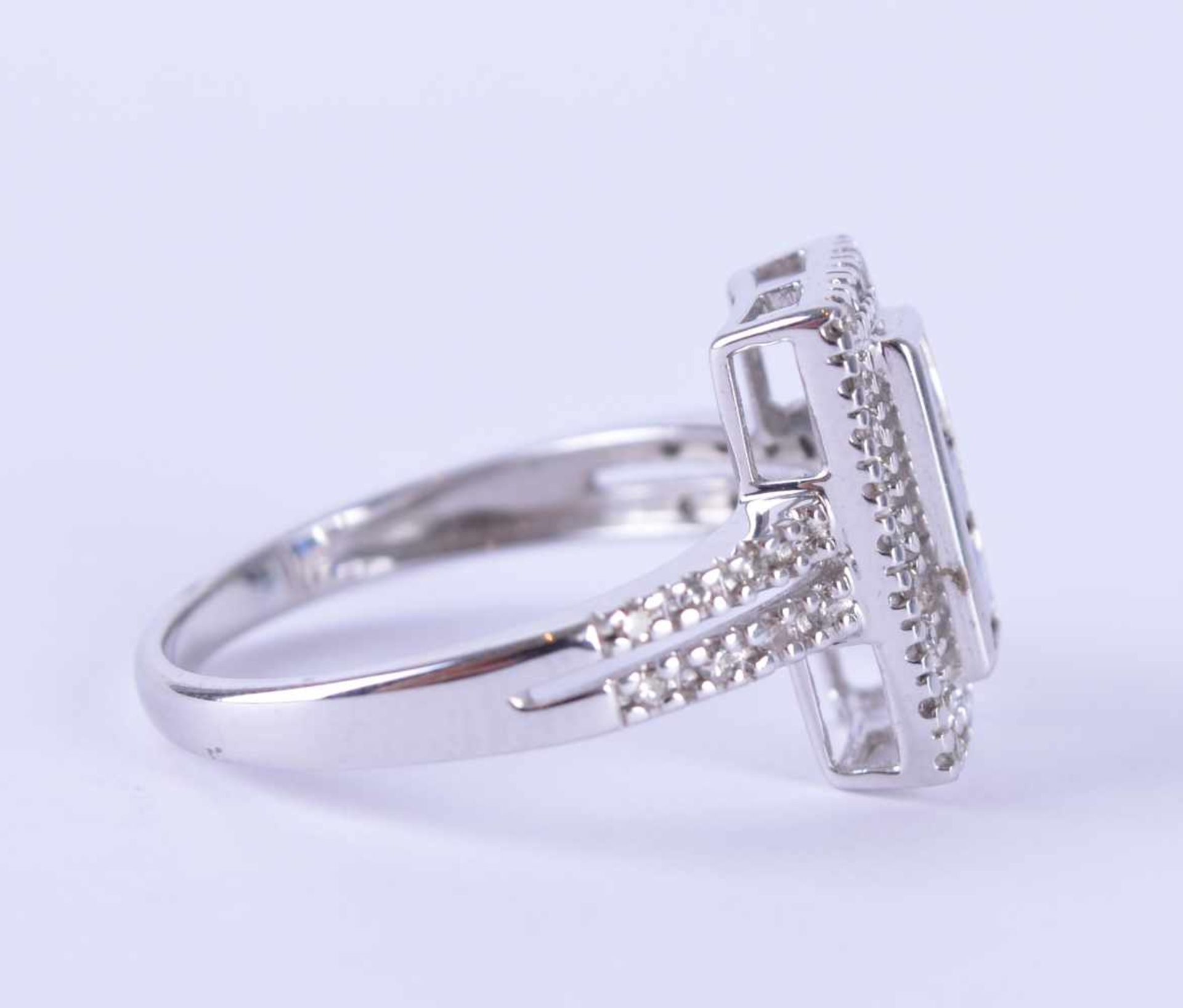 Brillant-Saphirring / Brilliant sapphire ringWG 585/000, Diamanten zusammen 0,20 ct, Saphir 0,50 ct, - Bild 2 aus 5