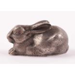 Hase Russlandhockendens Kaninchen mit Augen aus Granatcabochons, fein ziseliert, kyrillische