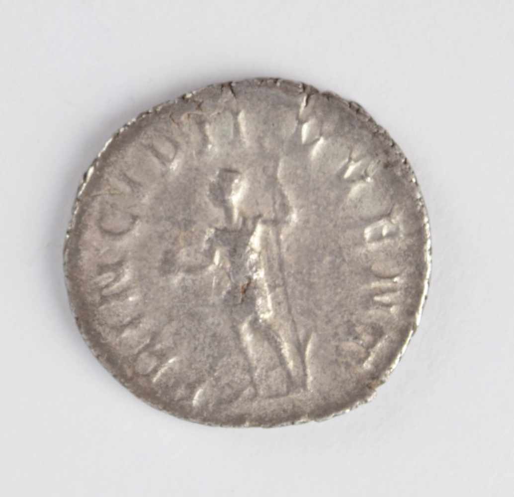 Philippus II. 244-247Antoninian als Caesar, revers Philipp mit Globus und Speer, PRINCIPI IVVENT, - Image 2 of 2