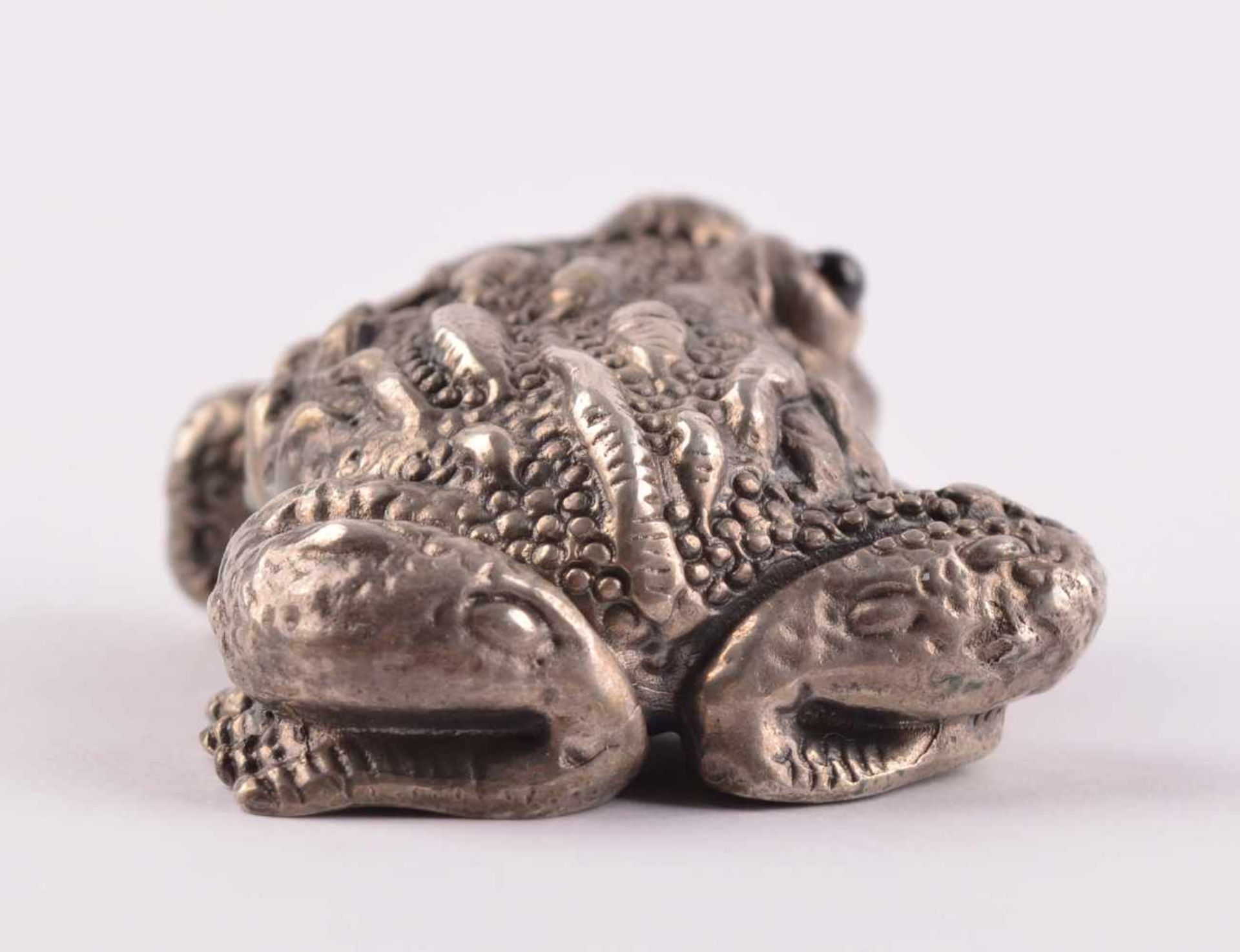 Frosch Russlandfiligran gearbeitete Darstellung eines Frosches, Augen aus Granatcabochons, - Image 3 of 4