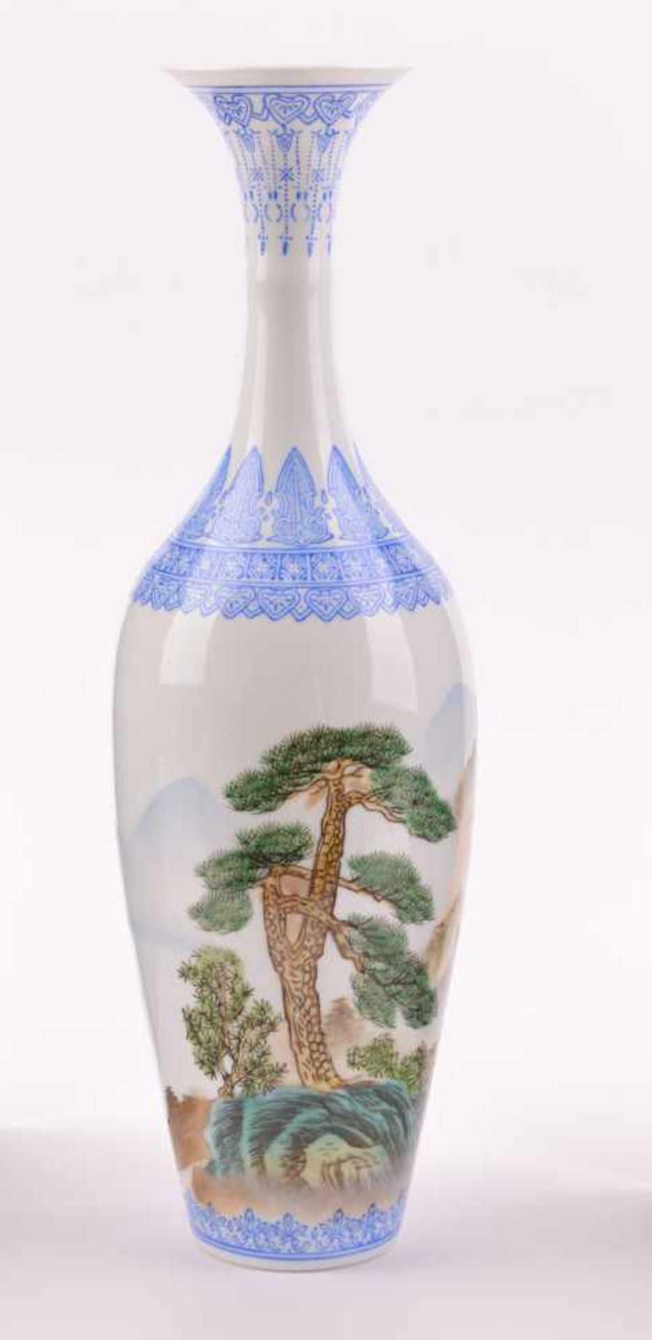 Vase China 19. / 20. Jhd.Eierschalenporzellan, unterm Stand blaue Siegelmarke, H:26 cmVase China - Bild 3 aus 6