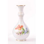 Vase MeissenDekor Deutsche Blume, goldstaffiert, blaue Schwertermarke, 1. Wahl, top Zustand, H: 18