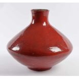Vase wohl um 1930/40rot glasiert, unterm Stand gemarkt mit W oder M, H: 45 cmVase probably around