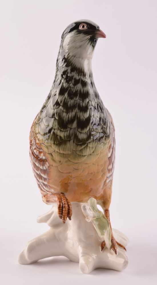 große Vogelfigur Rothuhn, Karl Ens Vokstedtauf Baumstamm sitzend, farbig staffiert, unterm Stand - Image 4 of 5