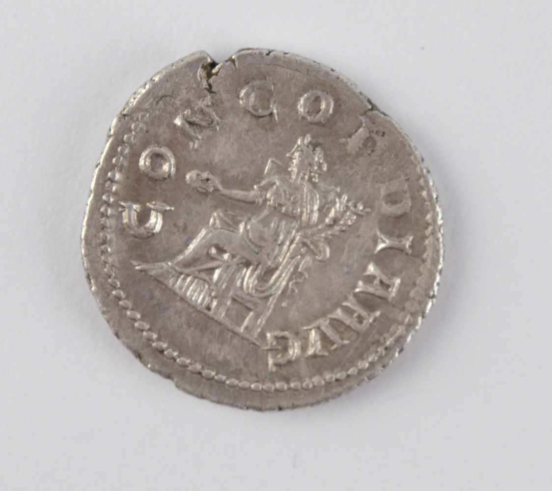 Gordian III. 238-244Antoninian, geprägt in Antochia zwischen 238 und 240, revers Concordia thront - Image 2 of 2