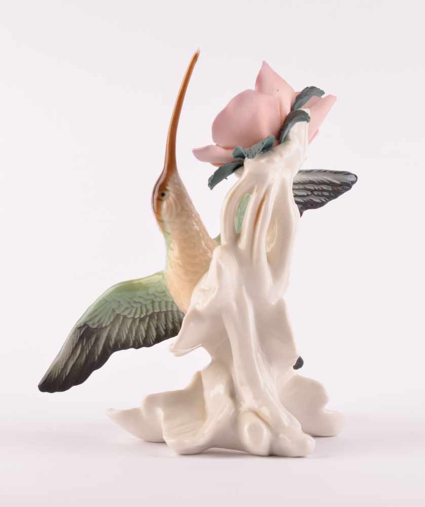 Vogelfigur Kolibri mit Blüte, Karl Ens Vokstedtauf naturalistischem Sockel sitzend, farbig - Image 3 of 4