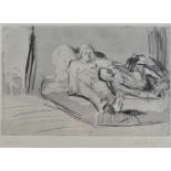 Harald METZKES (1929)"Paar auf dem Bett"Aquatintaradierung auf Bütten, Sichtmaß:19 cm x 31 cm,