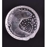 Schale Laliquereliefierter Fischdekor, signiert H: 4 cm, Ø 15 cmBowl Laliquerelief fish decor,