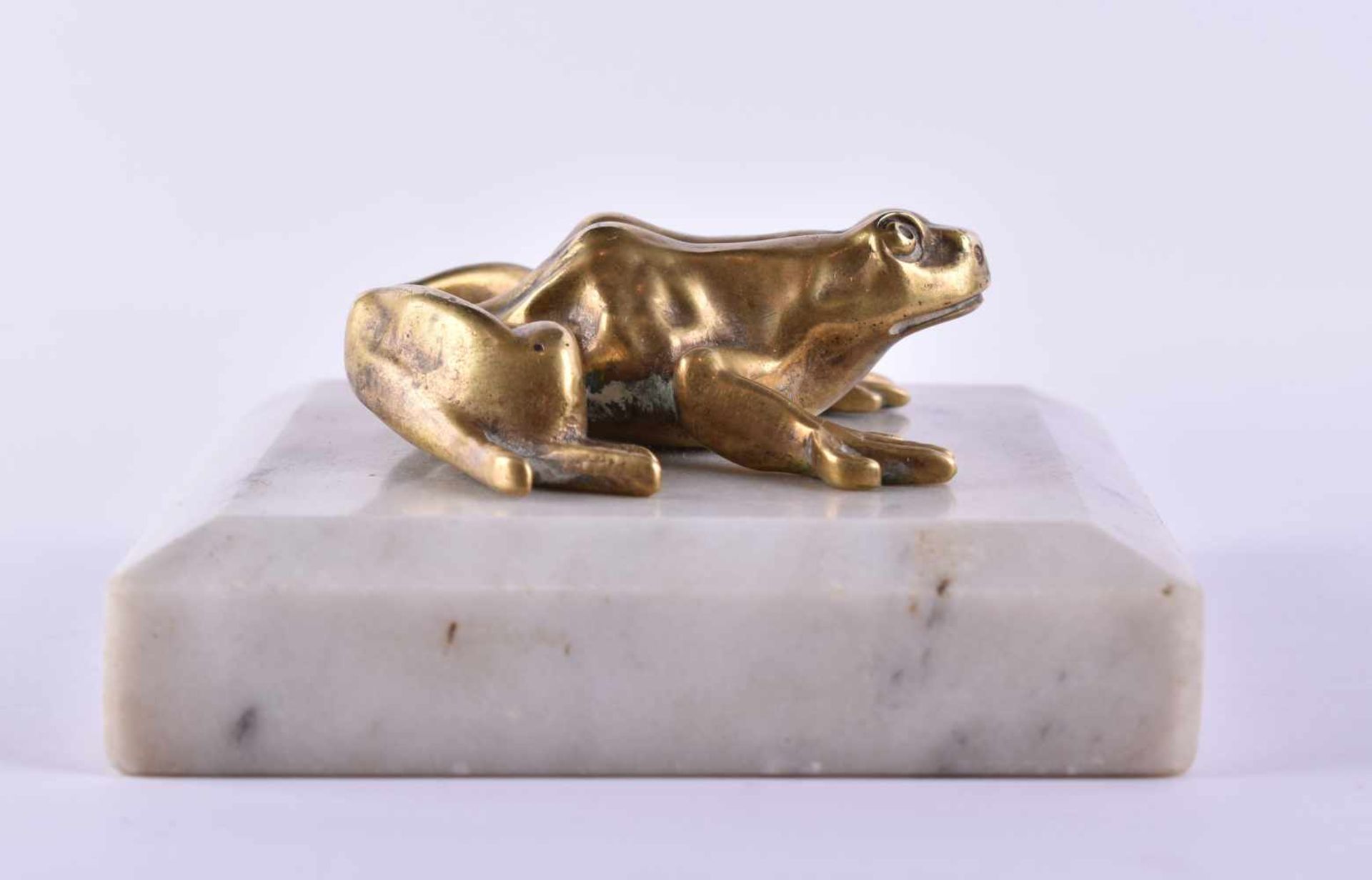 Anonymer Künstler des 19./20. Jhd.Frosch, Bronze, auf Marmorsockel, 2,2 cm x 6,7 cm x 5,8 cm ohne - Bild 4 aus 5