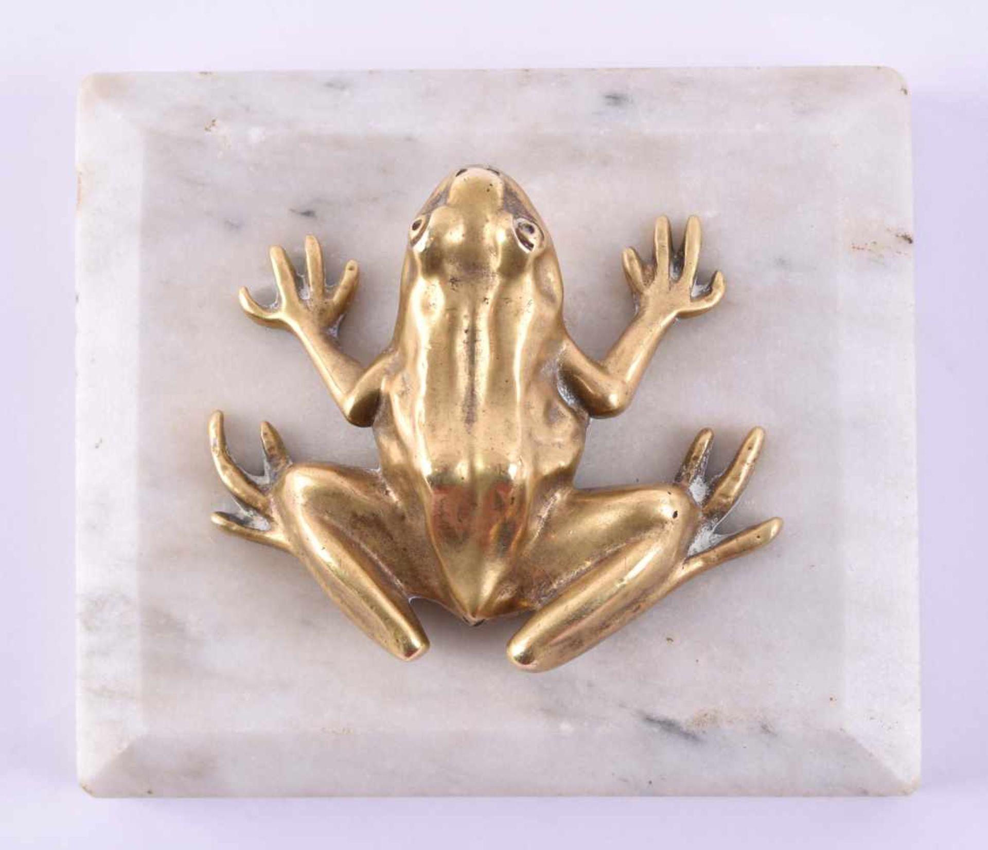 Anonymer Künstler des 19./20. Jhd.Frosch, Bronze, auf Marmorsockel, 2,2 cm x 6,7 cm x 5,8 cm ohne - Bild 3 aus 5
