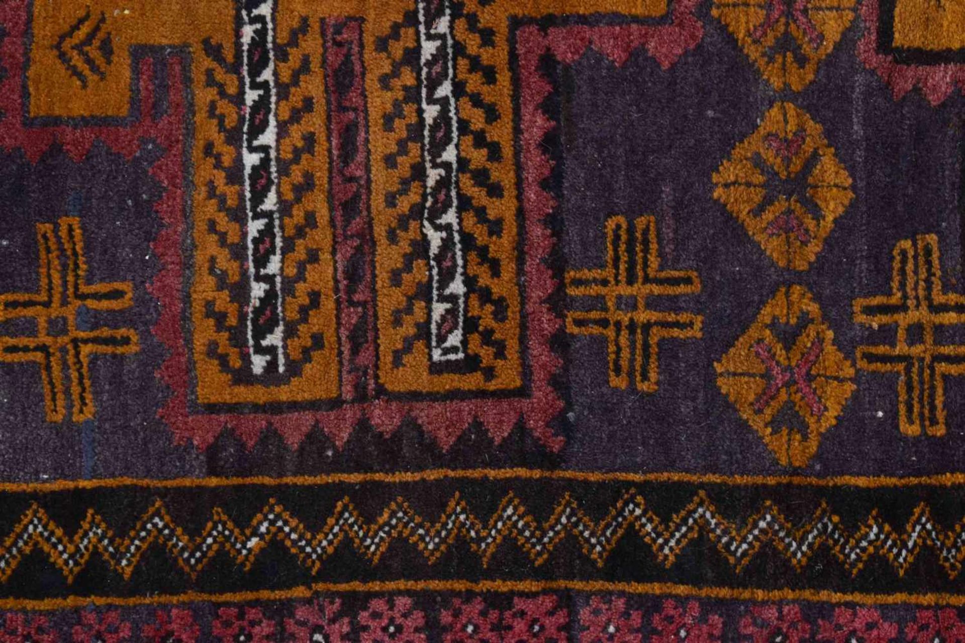 alter Orient Teppichhandgeknüpft, 190 cm x 117 cmold orient carpethand knotted, 190 cm x 117 cm - Bild 2 aus 3