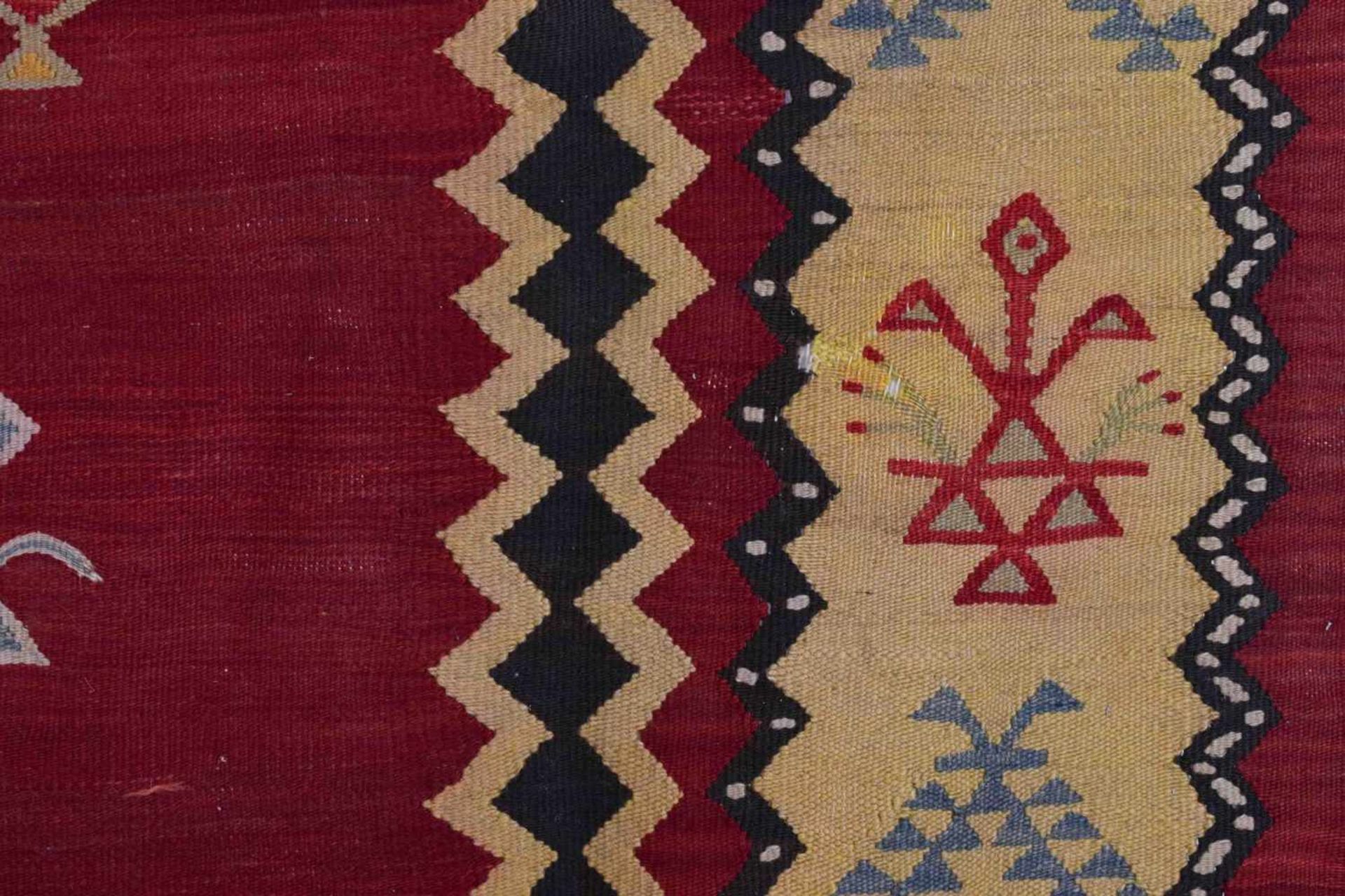 alter Kelim Teppichhandgeknüpft, 191 cm x 124 cmold Kilim carpethand knotted, 191 cm x 124 cm - Image 3 of 4