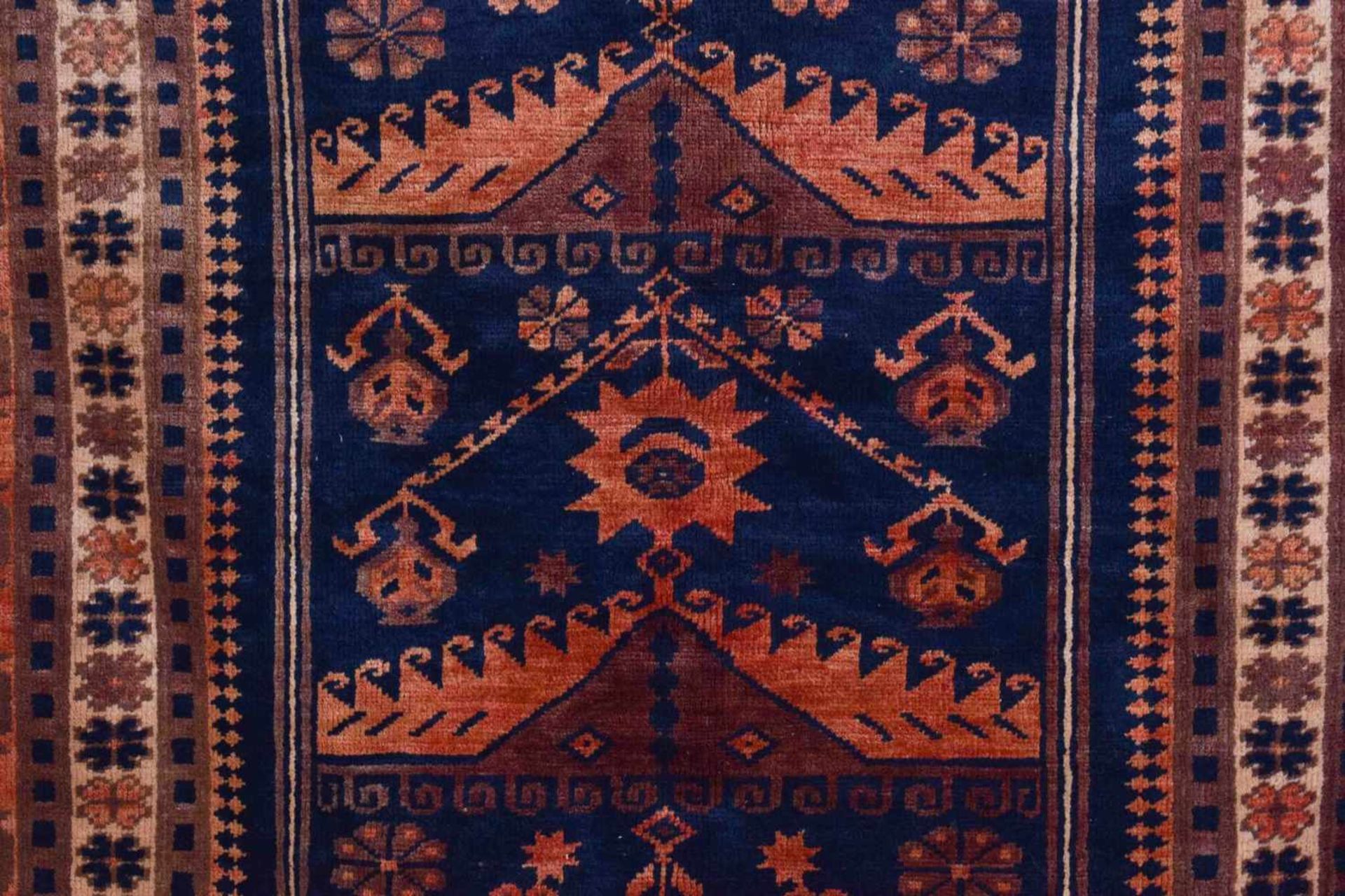 alter Orient Teppichhandgeknüpft, 204 cm x 112 cmold oriental carpethand knotted, 204 cm x 112 cm - Bild 2 aus 4