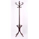 Garderobenständer Thonet um 1920Holz, H: 188 cmCoat rack Thonet around 1920wood, height: 188 cm