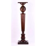 Blumensäule um 1880Holz, H: 113 cmFlower pillar around 1880Wood, height: 113 cm