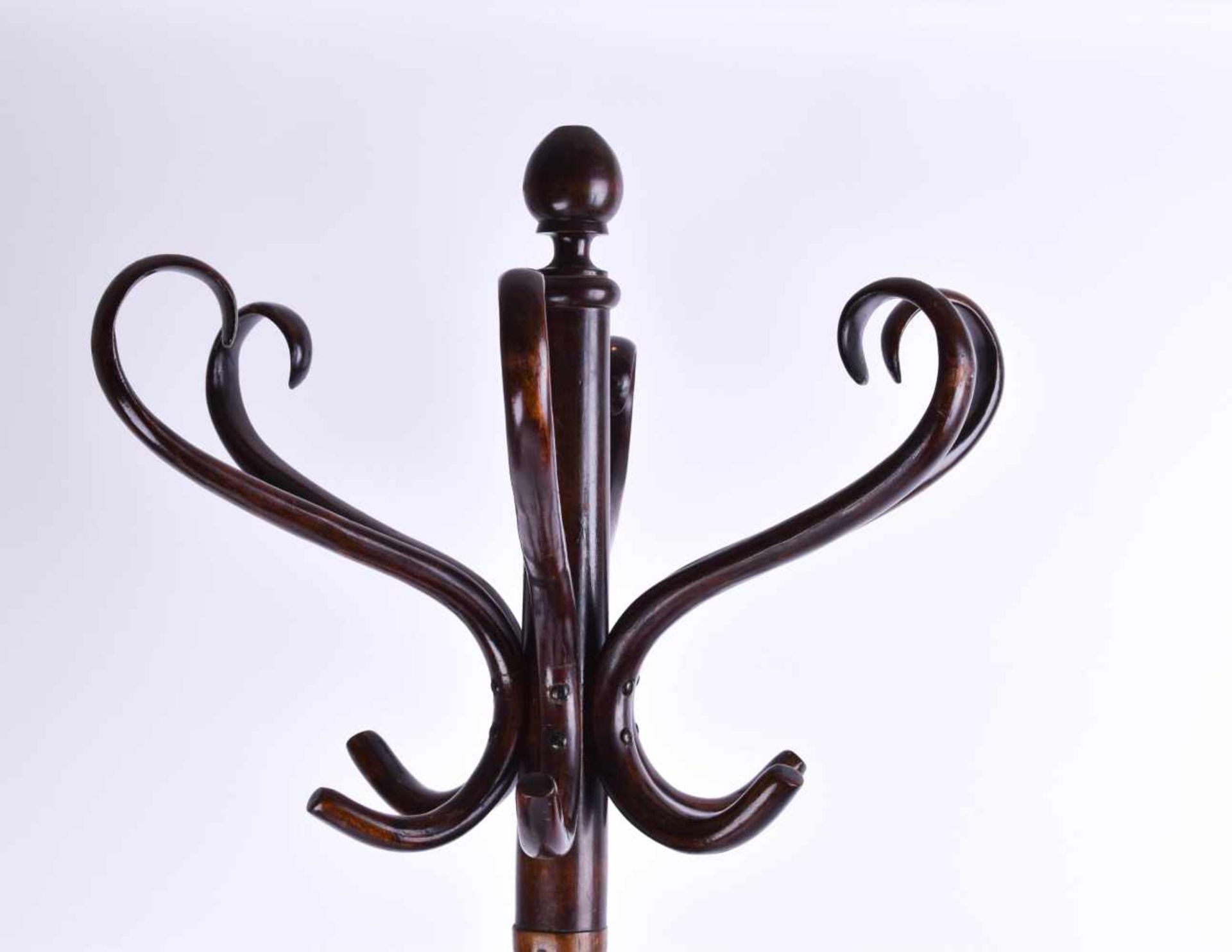 Garderobenständer Thonet um 1920Holz, H: 188 cmCoat rack Thonet around 1920wood, height: 188 cm - Image 2 of 4