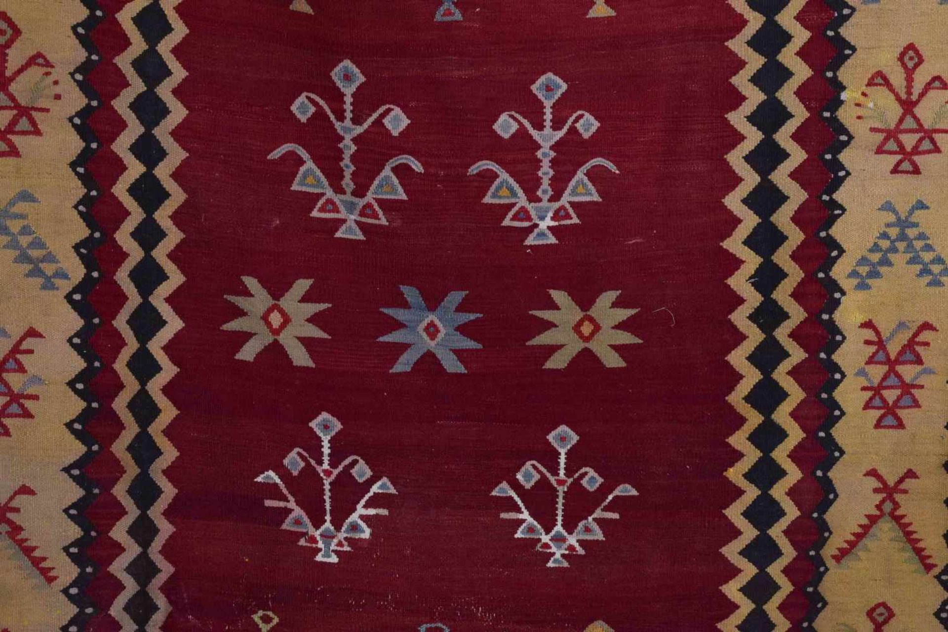 alter Kelim Teppichhandgeknüpft, 191 cm x 124 cmold Kilim carpethand knotted, 191 cm x 124 cm - Bild 2 aus 4