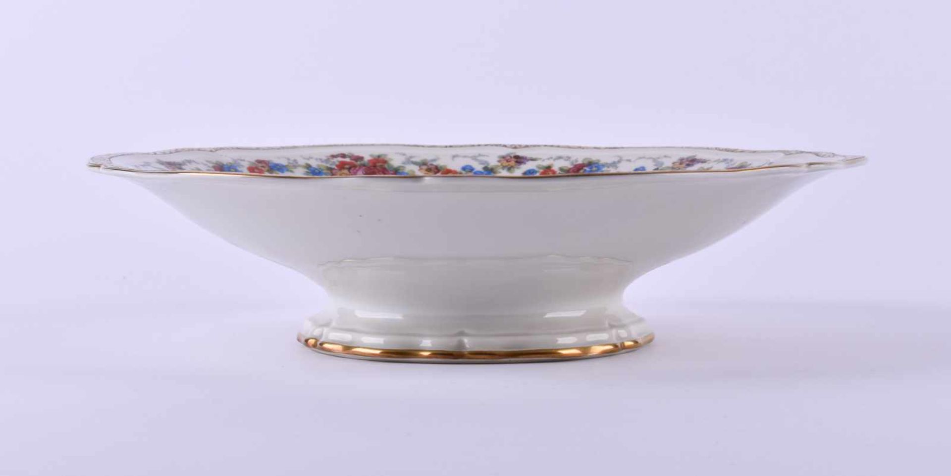 Schale Rosenthalfarbig und goldstaffiert, Bodenmarke, H: 7,5 cm, Ø 30 cmBowl Rosenthalcolored and - Bild 2 aus 4