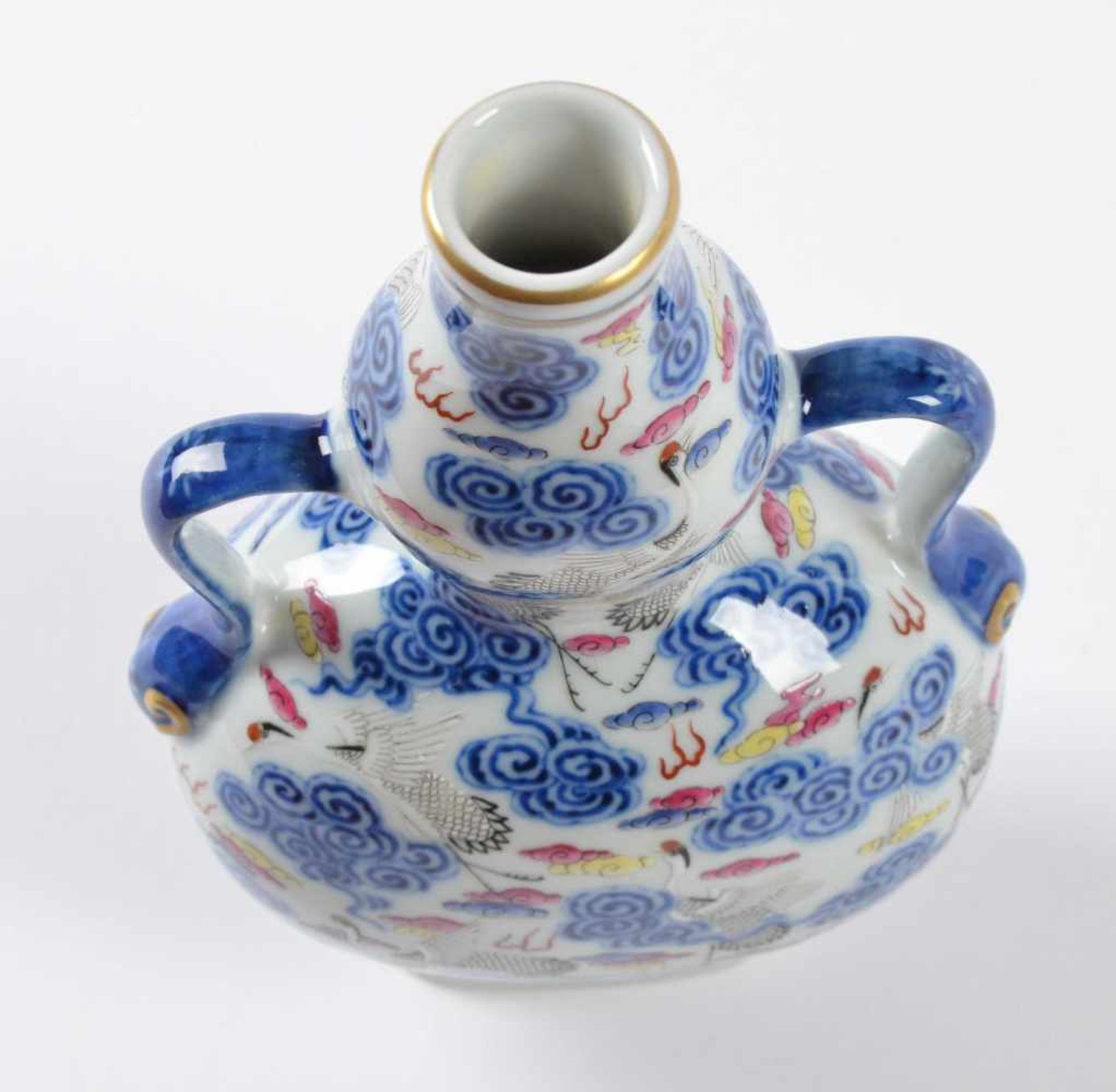 Doppelkürbis-Vase China 19. / 20.Jhd.sehr fein farbig und goldstaffiert mit Kranichdekor, unterm - Bild 2 aus 5