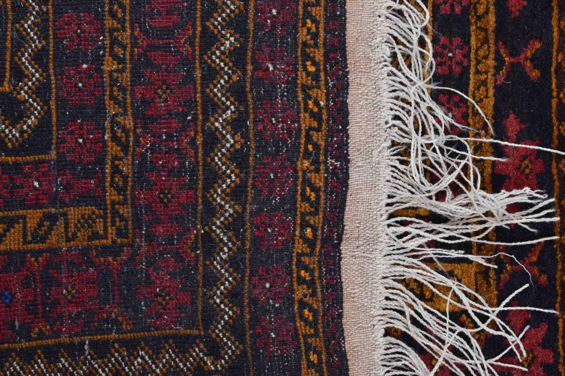 alter Orient Teppichhandgeknüpft, 190 cm x 117 cmold orient carpethand knotted, 190 cm x 117 cm - Bild 3 aus 3